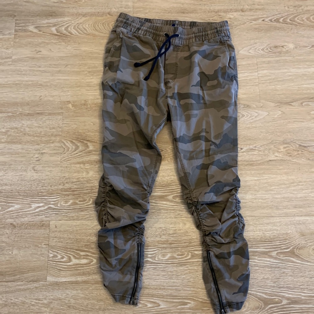 Army print pants